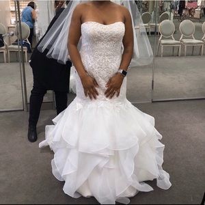 Beautiful David’s Bridal wedding dress